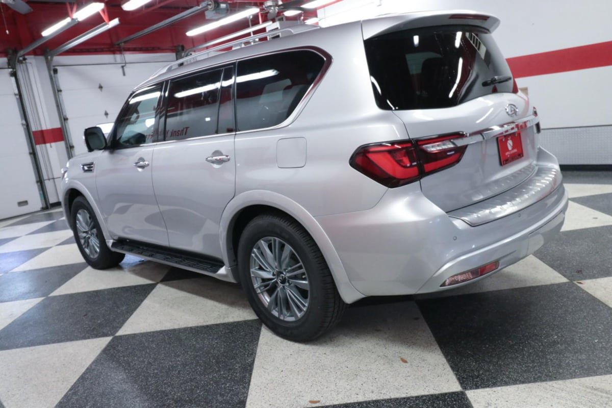 Used 2023 INFINITI QX80 Luxe w/ Cargo Package RWD image 6