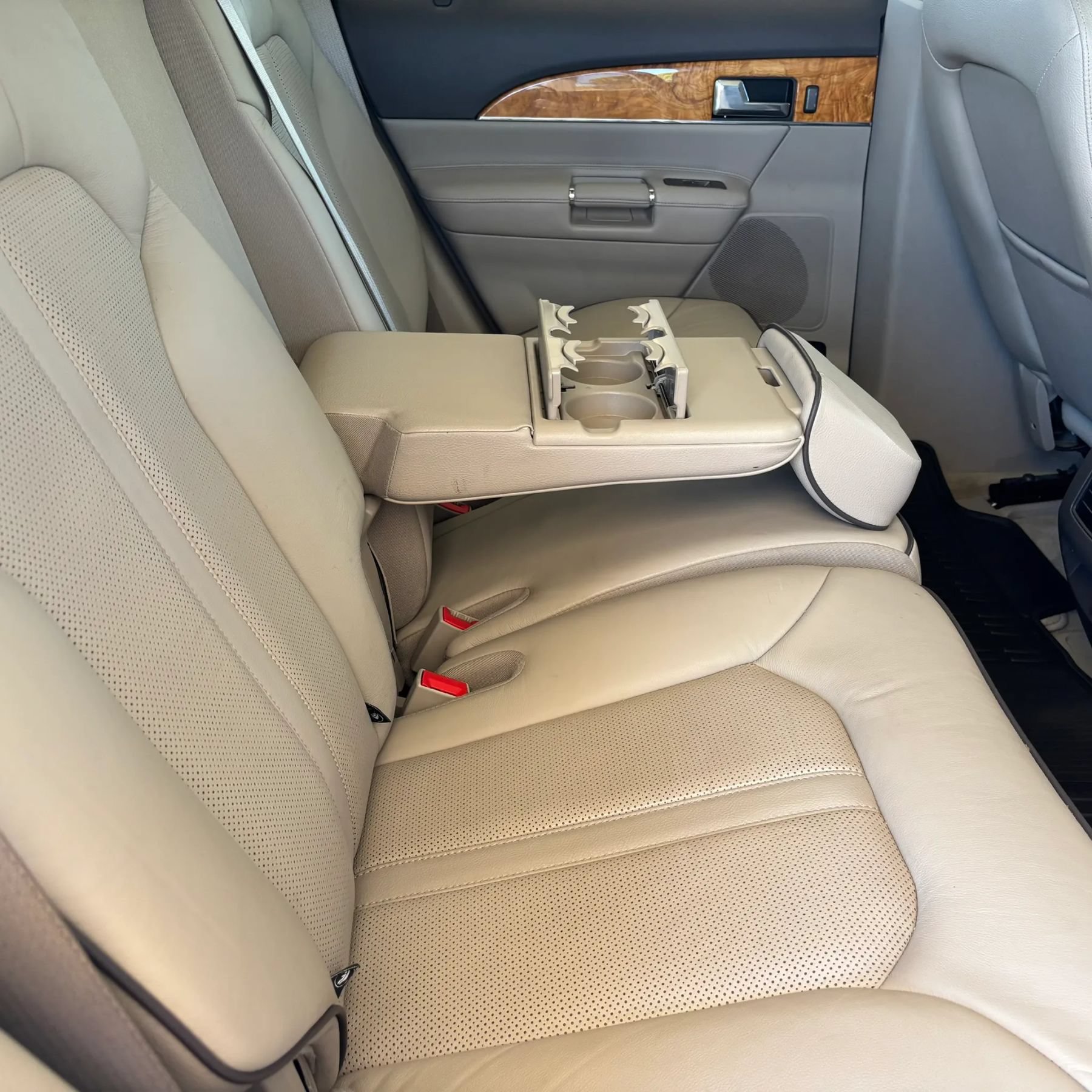 Used 2013 Lincoln MKX AWD image 19