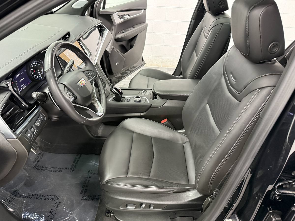 Used 2023 Cadillac XT6 Sport w/ Technology Package AWD/4WD image 11