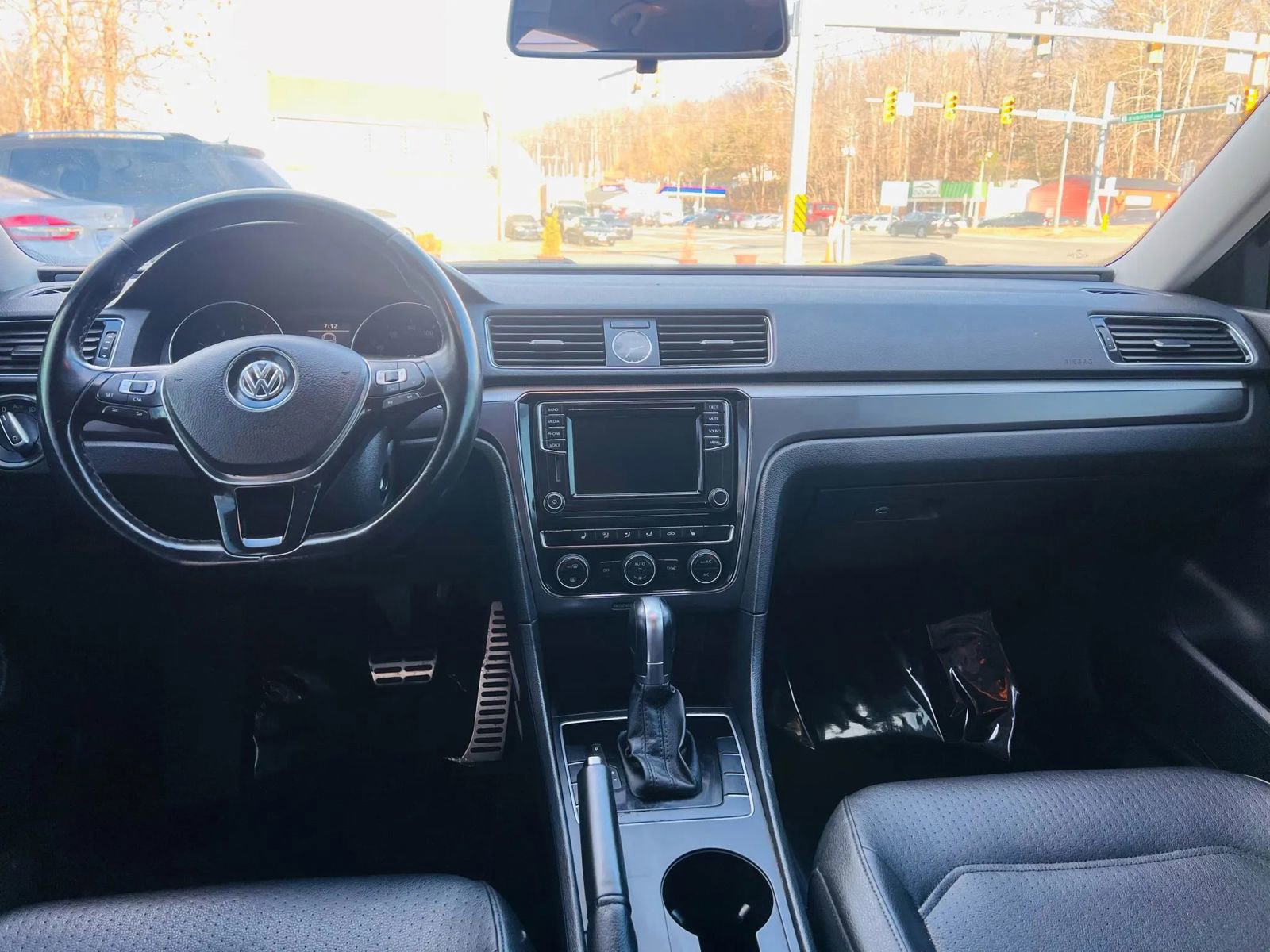 Used 2017 Volkswagen Passat 1.8T R-Line FWD image 26