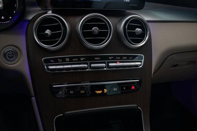 Used 2022 Mercedes-Benz GLC 300 4MATIC image 35