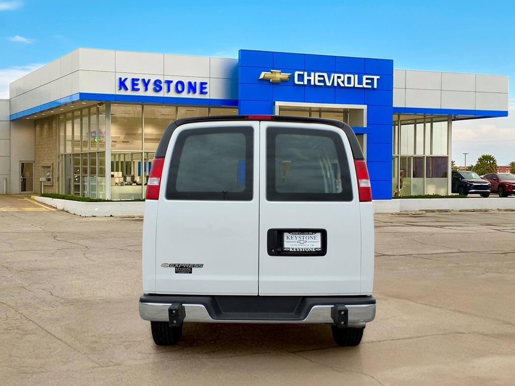 Used 2024 Chevrolet Express 2500 w/ Driver Convenience Package RWD image 6