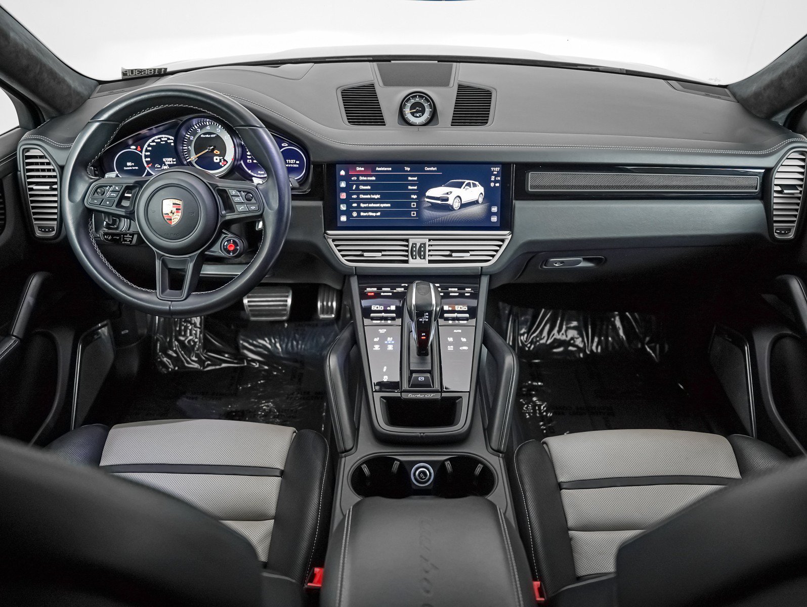 Certified 2022 Porsche Cayenne Turbo GT AWD/4WD image 15