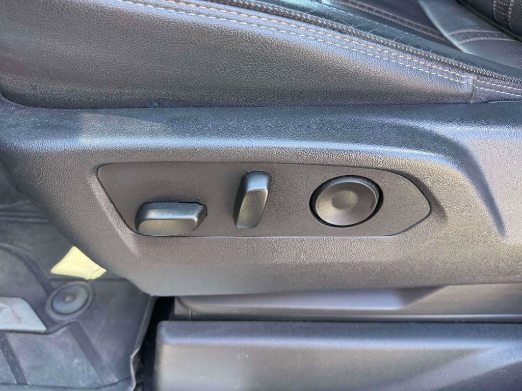 Used 2025 Chevrolet Silverado 3500 High Country AWD/4WD image 17