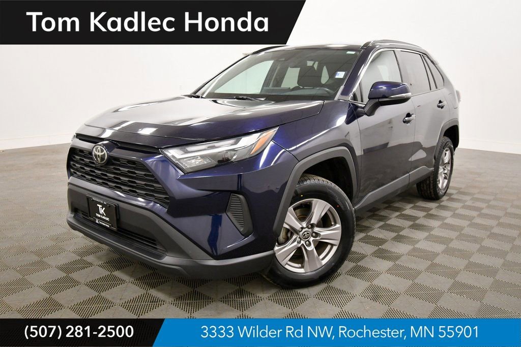Used 2022 Toyota RAV4 XLE AWD/4WD image 1