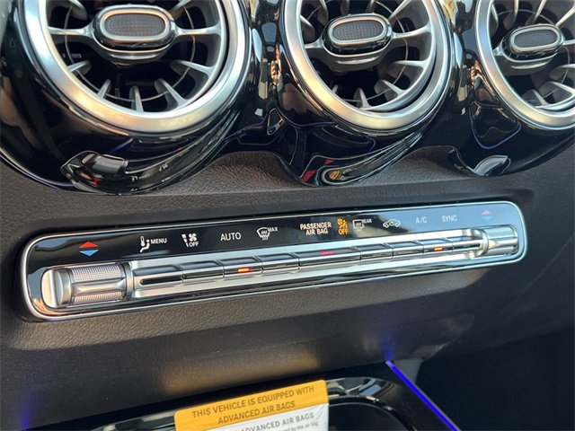 Used 2024 Mercedes-Benz GLB 250 4MATIC image 25