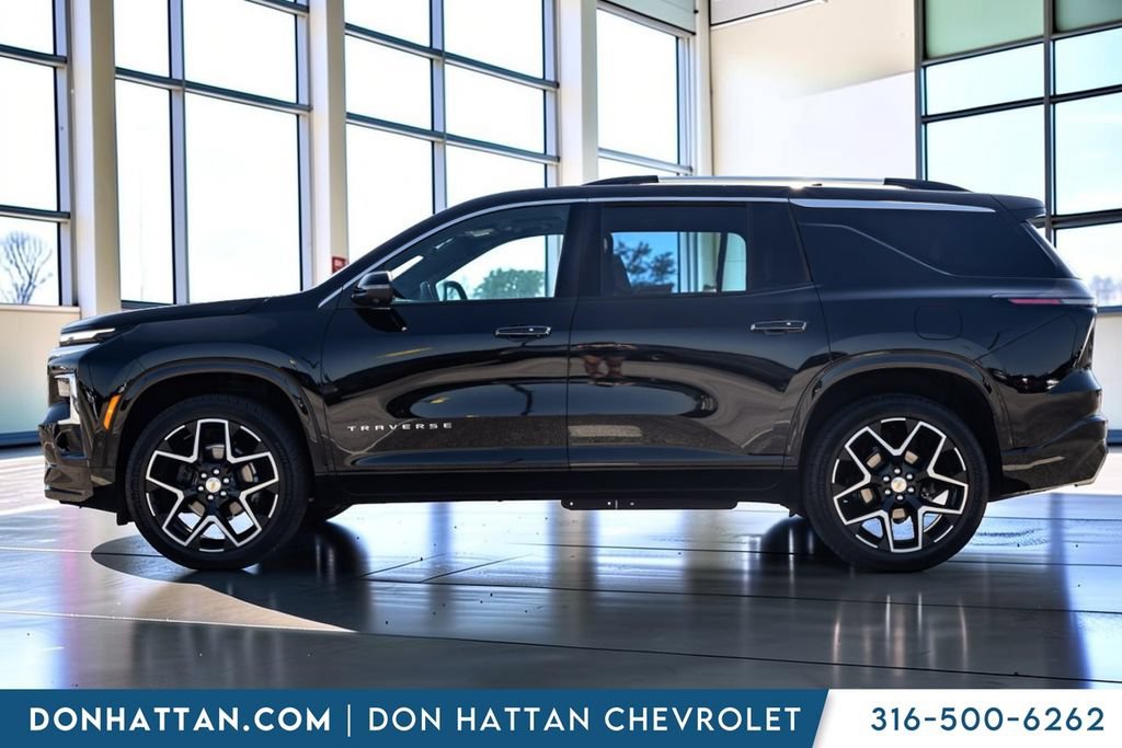 Used 2025 Chevrolet Traverse High Country w/ LPO, Floor Liner Package FWD image 2