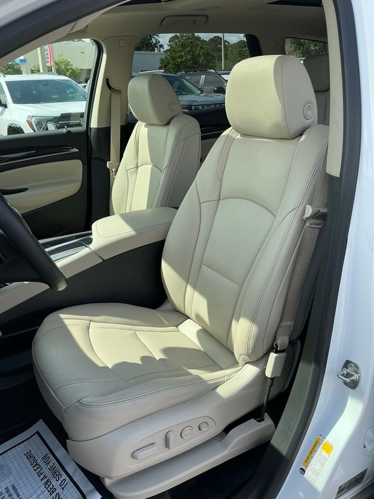 Used 2020 Buick Enclave Premium w/ Sun and Sites Package image 32