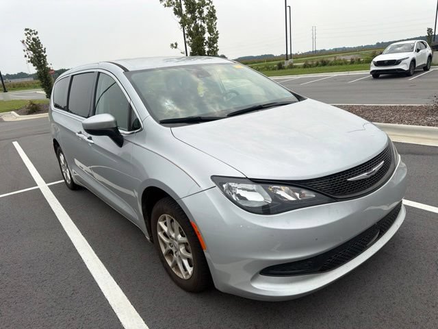 Used 2023 Chrysler Voyager LX FWD image 11