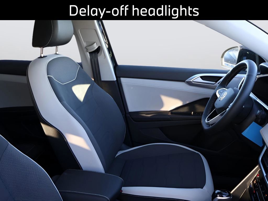 Used 2025 Volkswagen Taos SE image 12