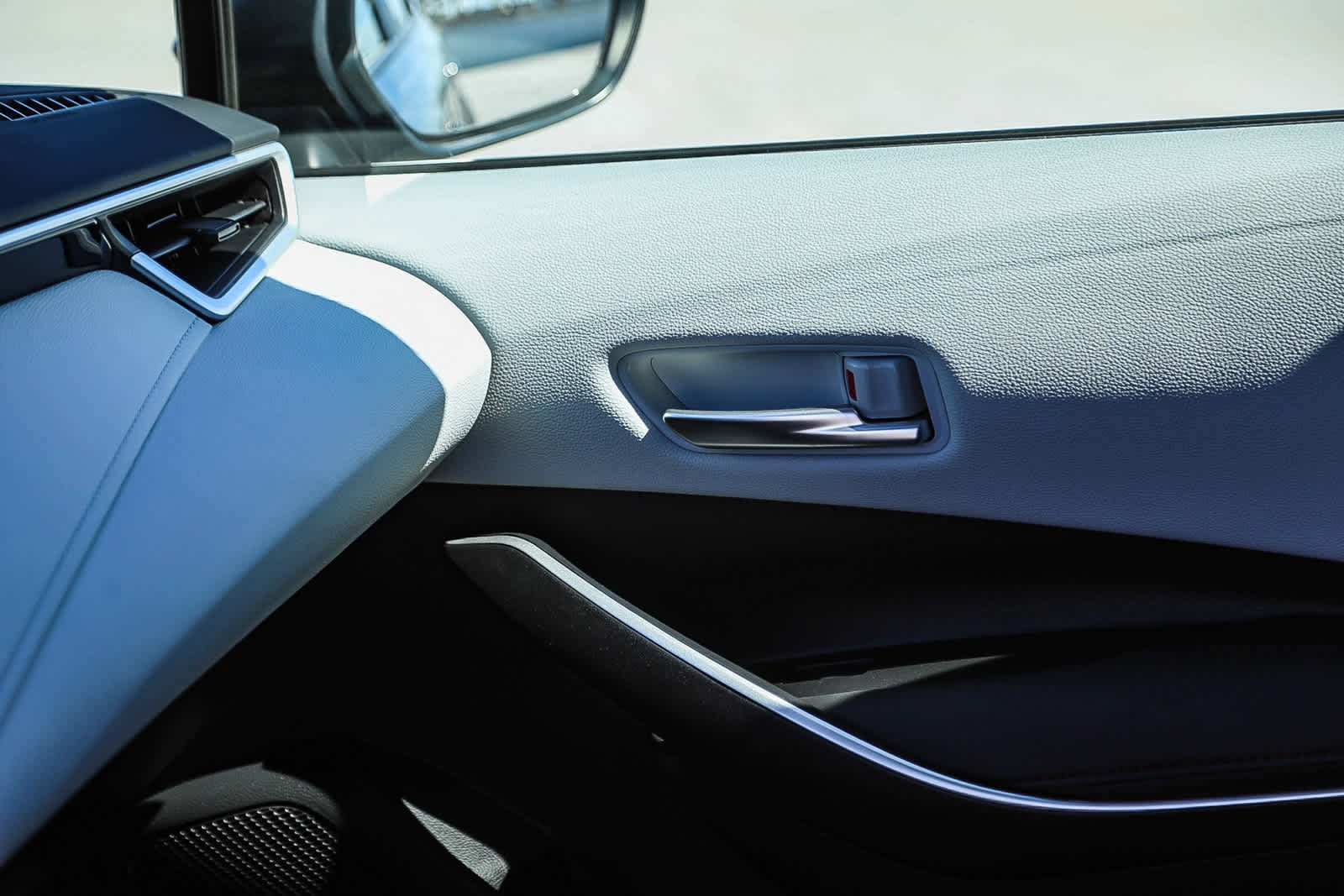 Used 2025 Toyota Corolla SE image 21