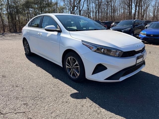 Used 2024 Kia Forte LXS image 2