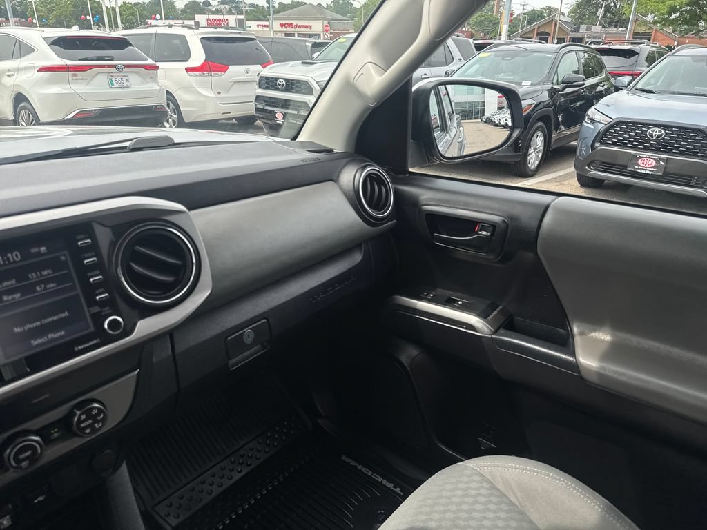 Used 2020 Toyota Tacoma SR5 AWD/4WD image 29