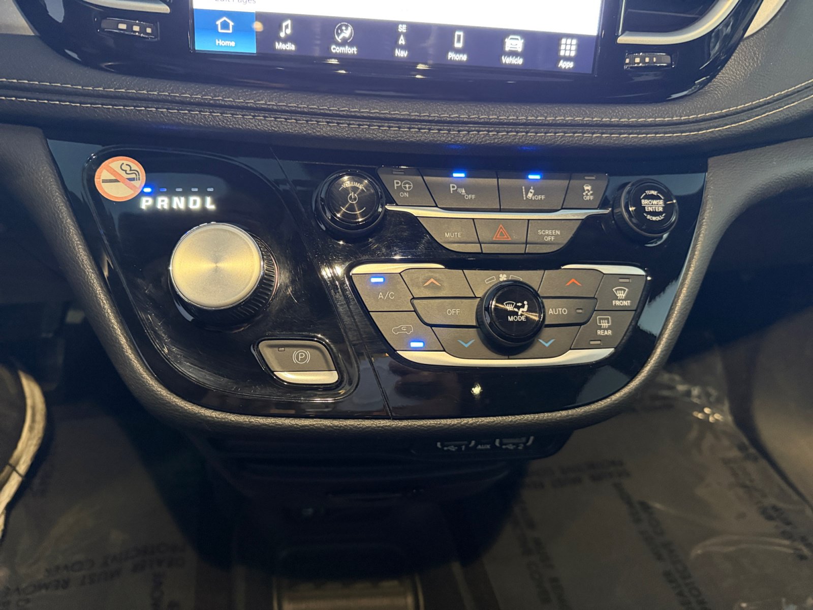 Used 2024 Chrysler Pacifica Limited FWD image 31