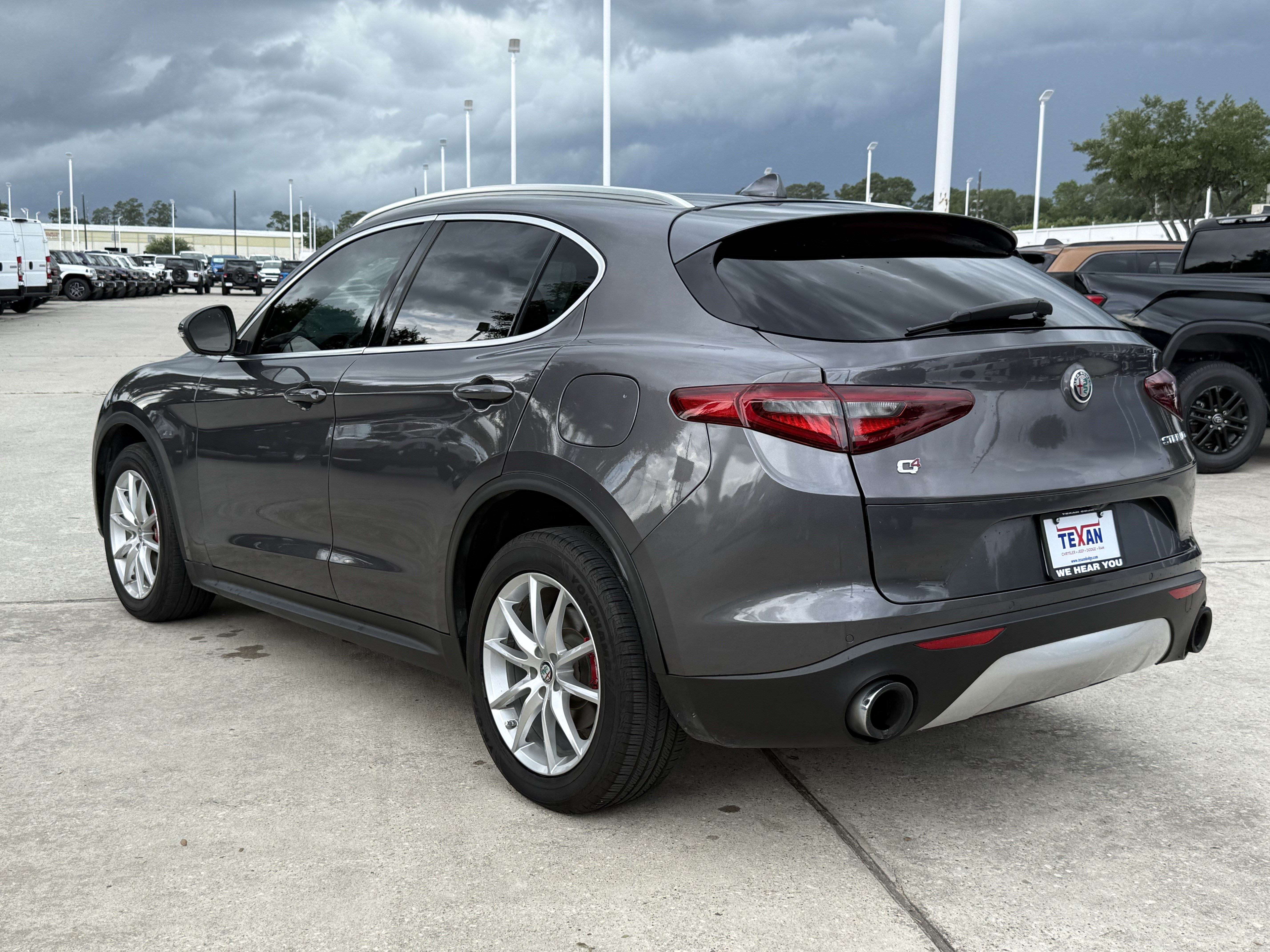 Used 2018 Alfa Romeo Stelvio Ti AWD/4WD image 7
