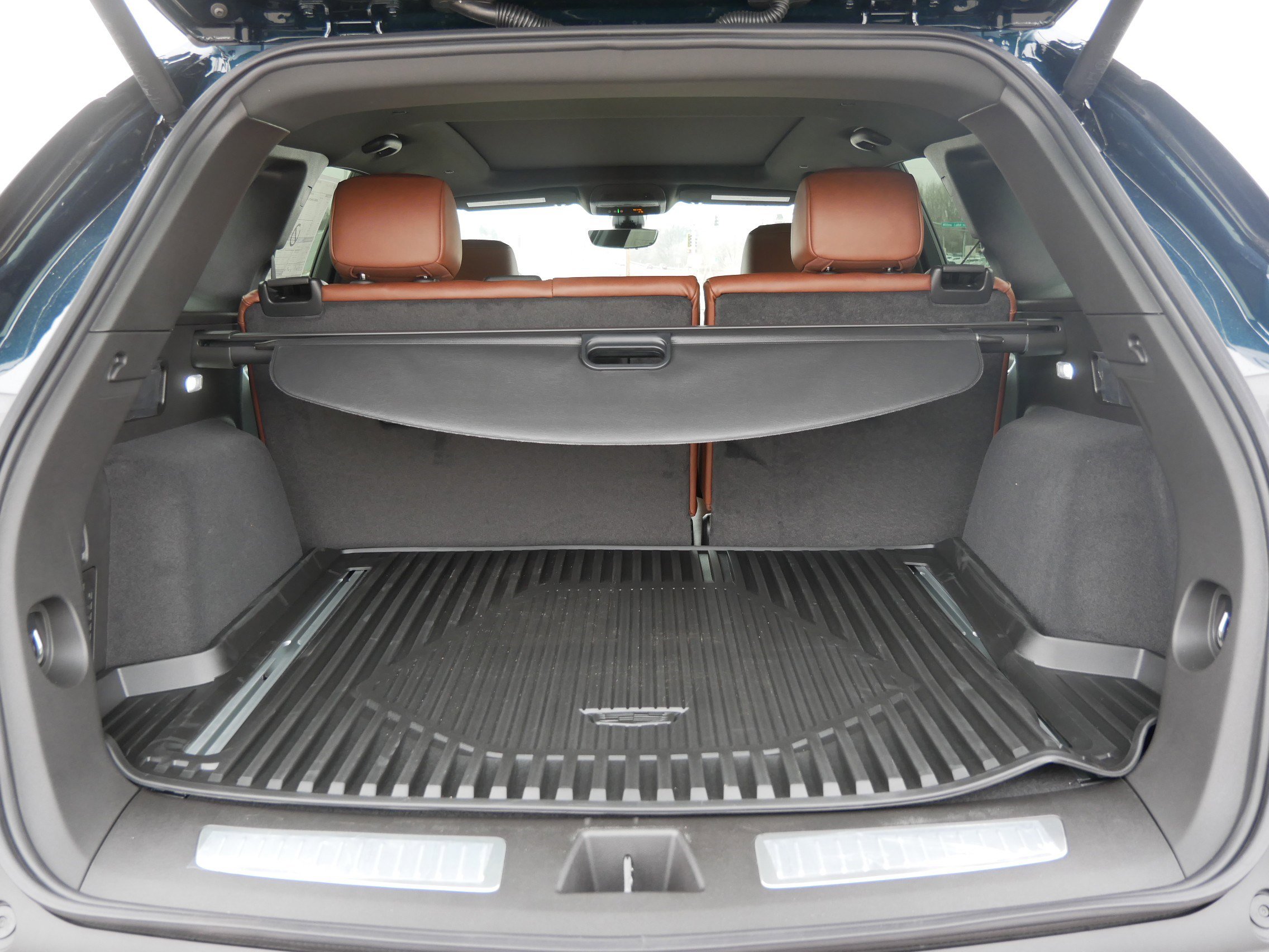 New 2026 Cadillac XT5 Sportv w/ LPO, Onyx Lite Package image 16