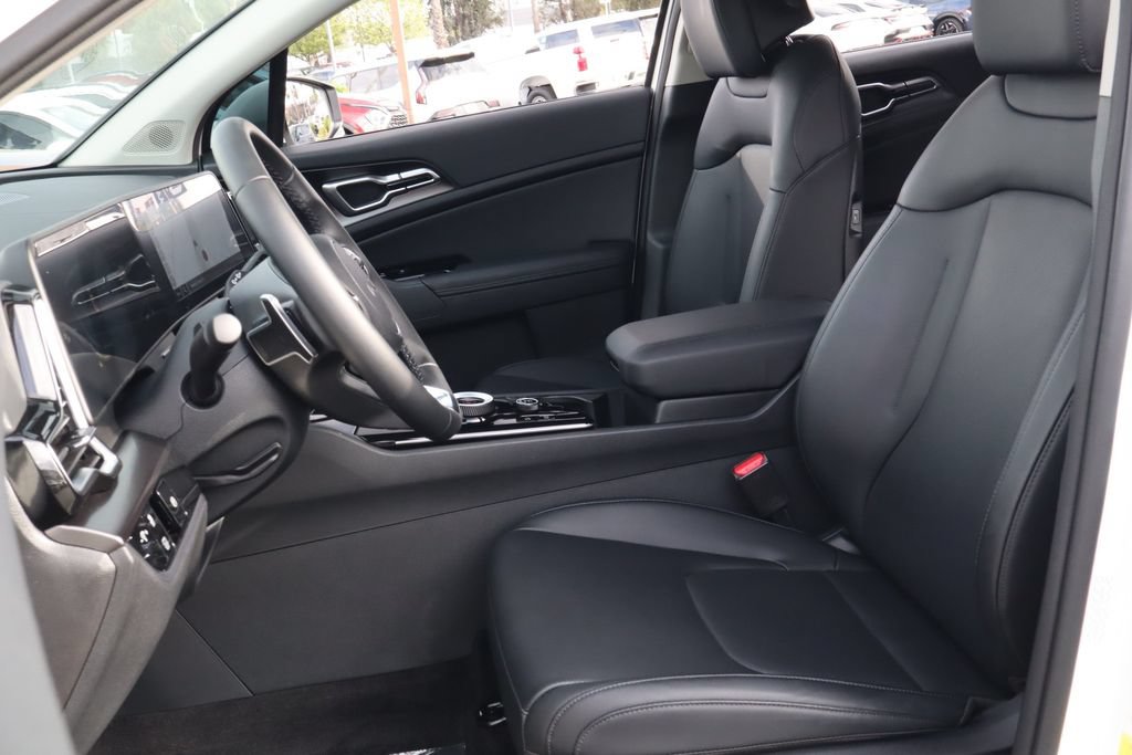 Used 2025 Kia Sportage EX AWD/4WD image 19