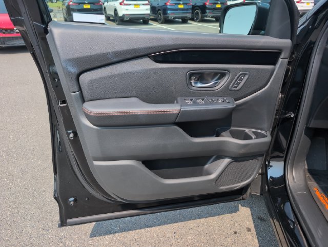 Certified 2026 Honda Pilot TrailSport image 18