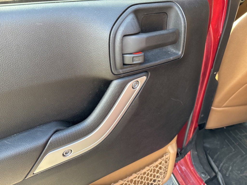 Used 2013 Jeep Wrangler Unlimited Sahara w/ Connectivity Group image 6