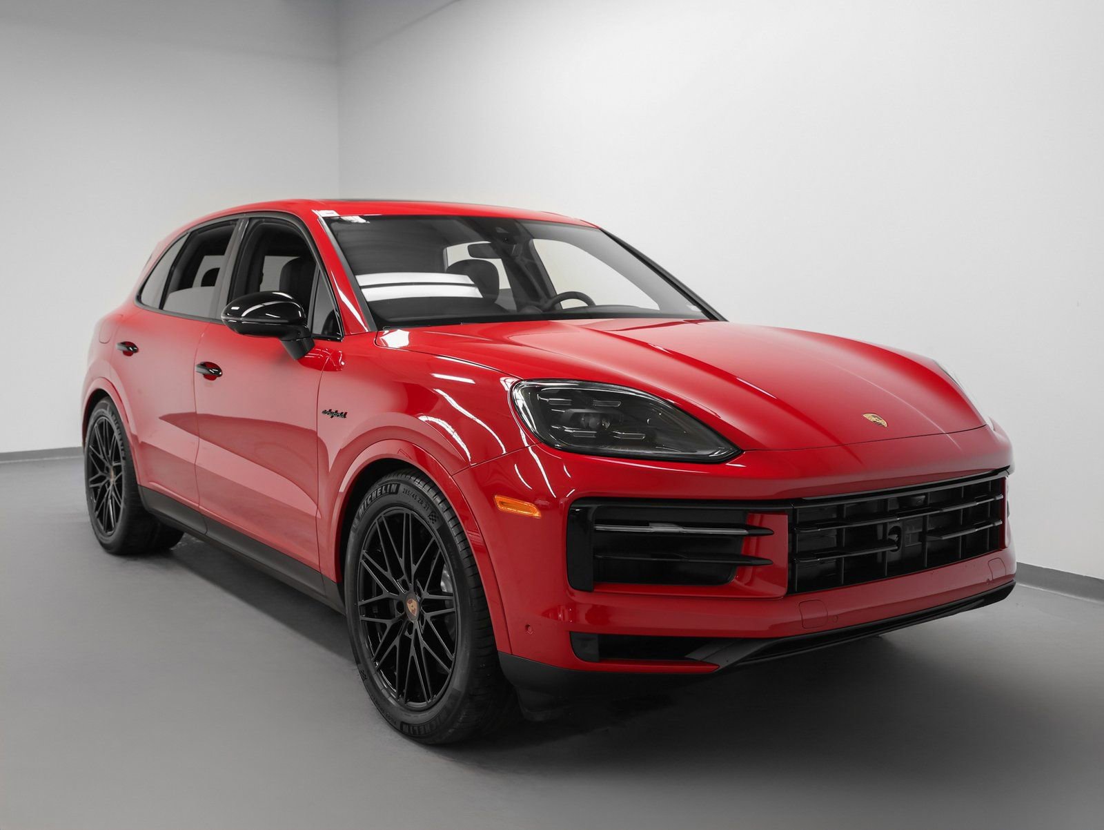 Certified 2025 Porsche Cayenne E-Hybrid image 10