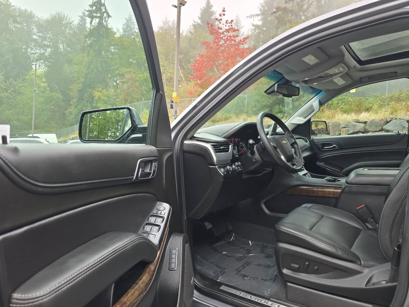 Used 2019 Chevrolet Tahoe LT w/ LT Signature Package AWD/4WD image 23