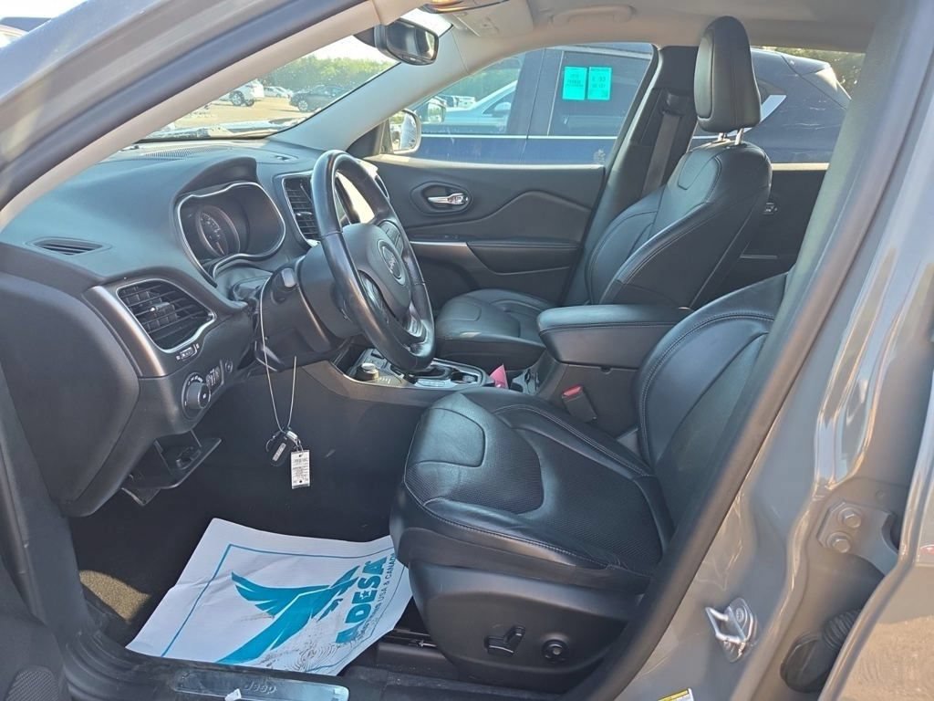 Used 2019 Jeep Cherokee Limited AWD/4WD image 15