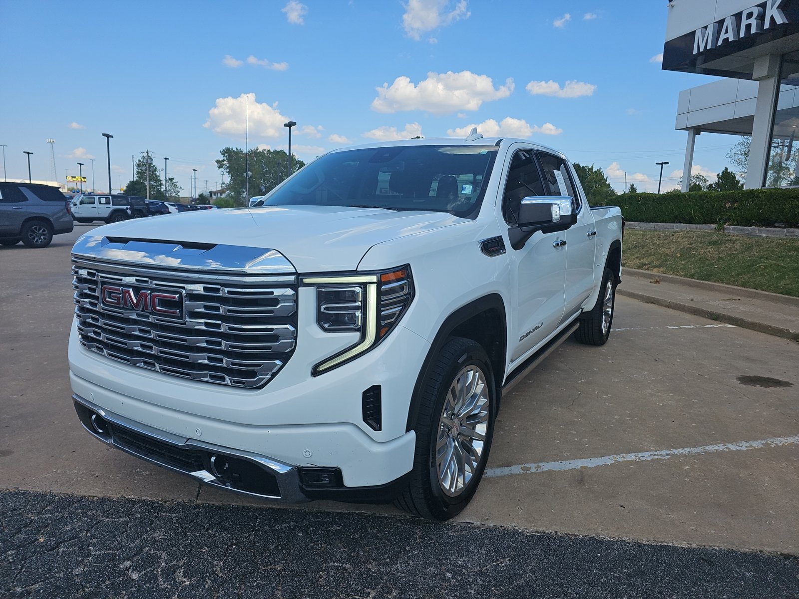 Used 2023 GMC Sierra 1500 Denali AWD/4WD image 9