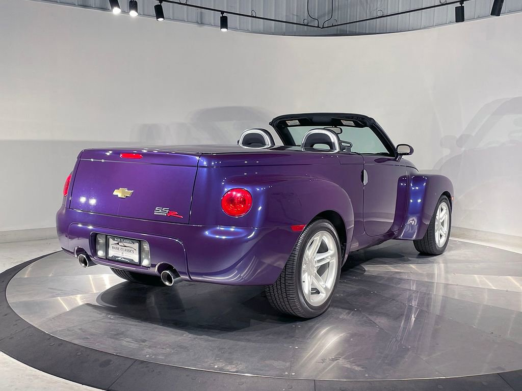 Used 2003 Chevrolet SSR w/ Preferred Equipment Group RWD image 5