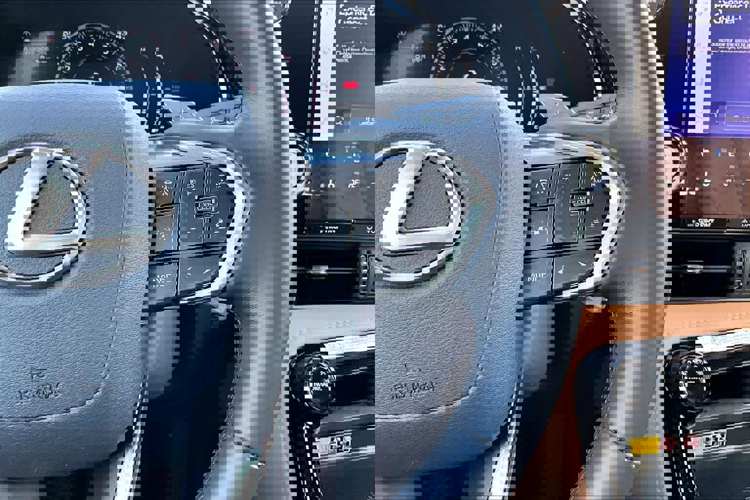 Used 2025 Lexus NX 250 FWD w/ Towing Package (2000 Lbs) image 25