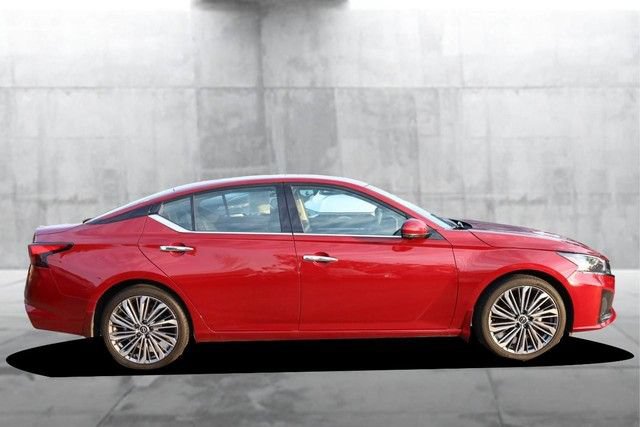 Certified 2025 Nissan Altima 2.5 SL FWD image 5