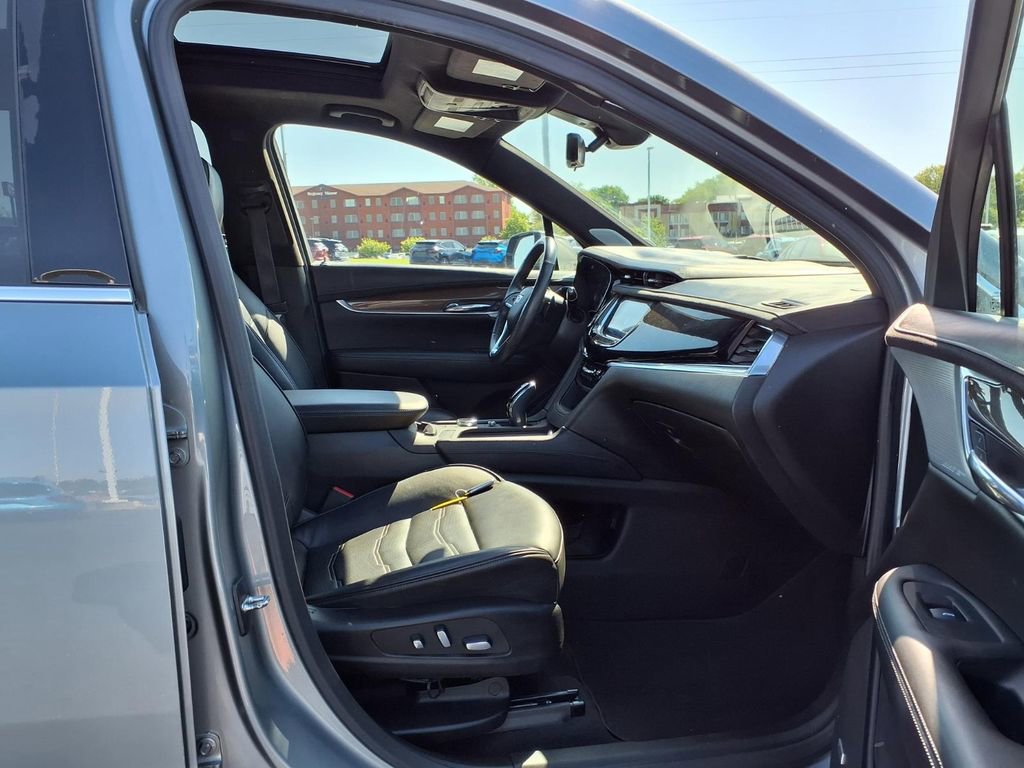Used 2023 Cadillac XT6 Premium Luxury w/ Platinum Package FWD image 33