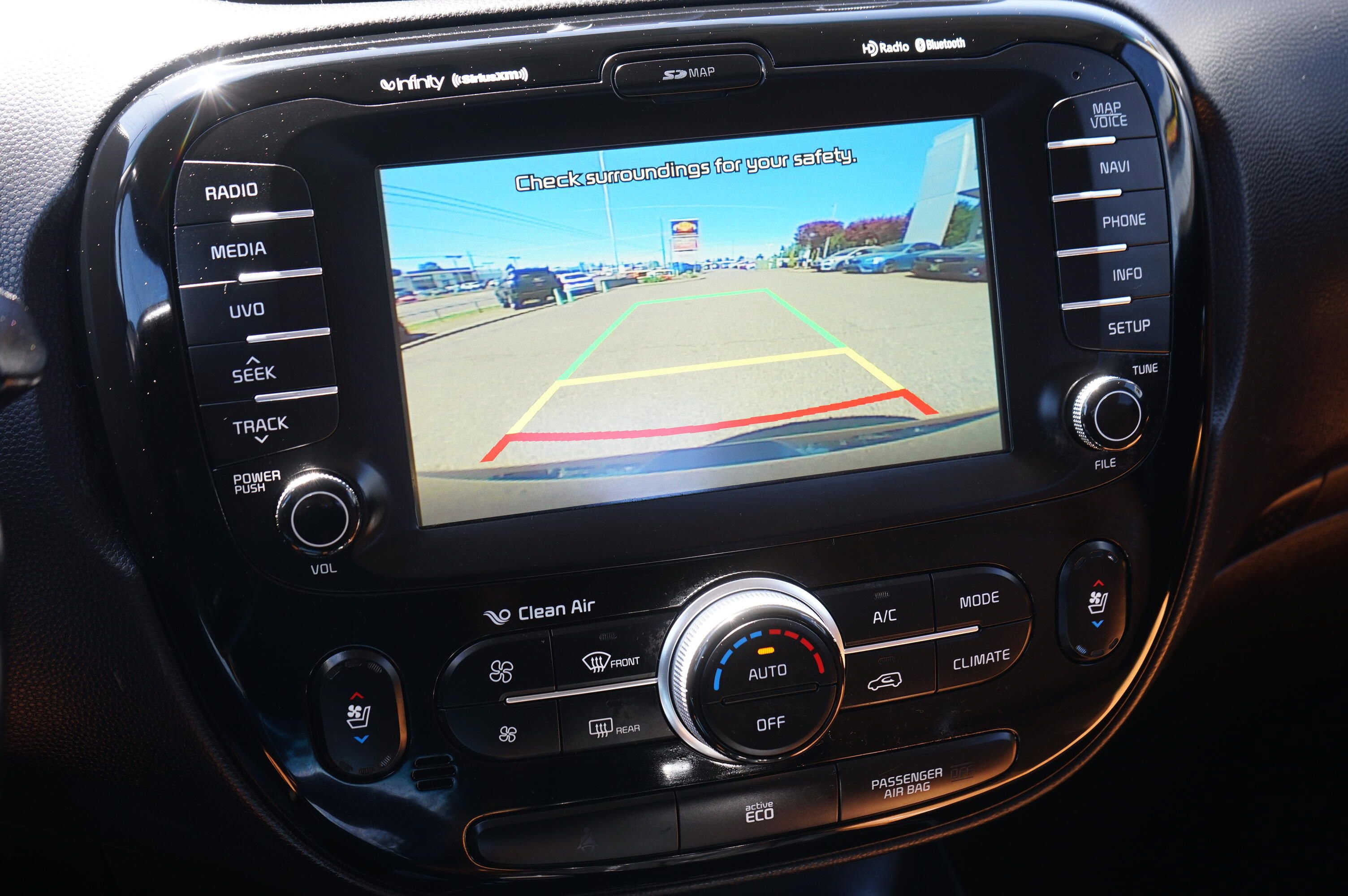 Used 2016 Kia Soul ! w/ Premium Package FWD image 19