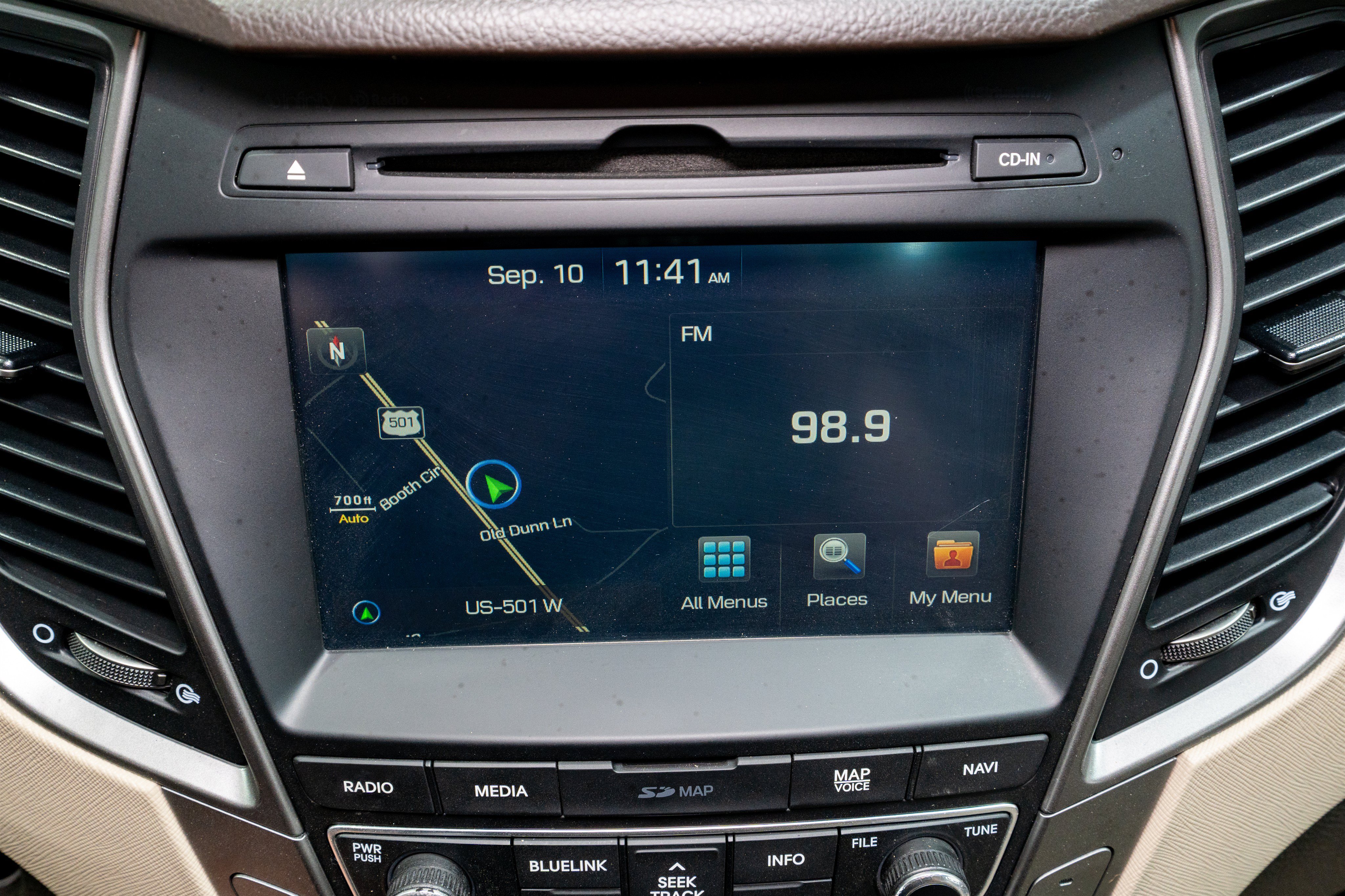 Used 2017 Hyundai Santa Fe Sport FWD image 17