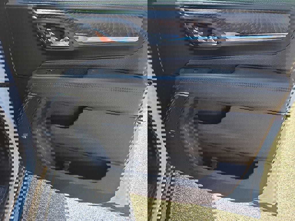 Used 2022 GMC Yukon Denali w/ Denali Ultimate Package image 16