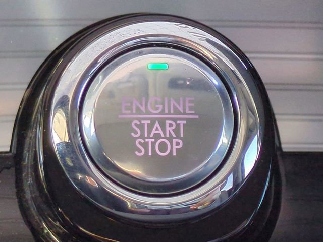 Used 2021 Lincoln Corsair Reserve w/ Equipment Group 201A image 29