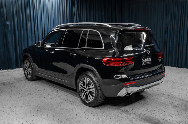 New 2025 Mercedes-Benz GLB 250 image 9