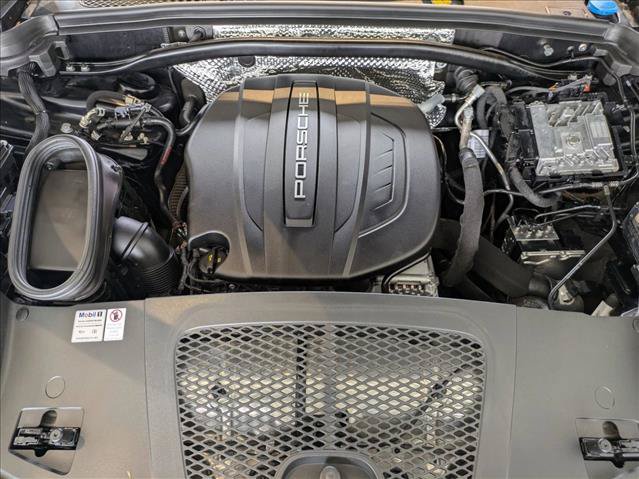 Used 2020 Porsche Macan AWD/4WD image 24