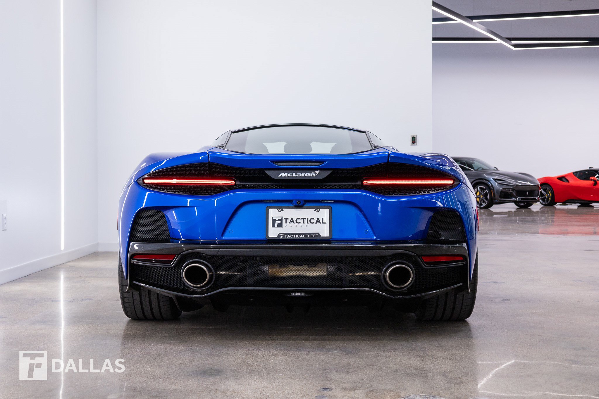 Used 2023 McLaren GT RWD image 12