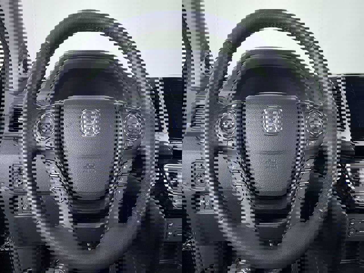 Used 2017 Honda Pilot Elite image 14