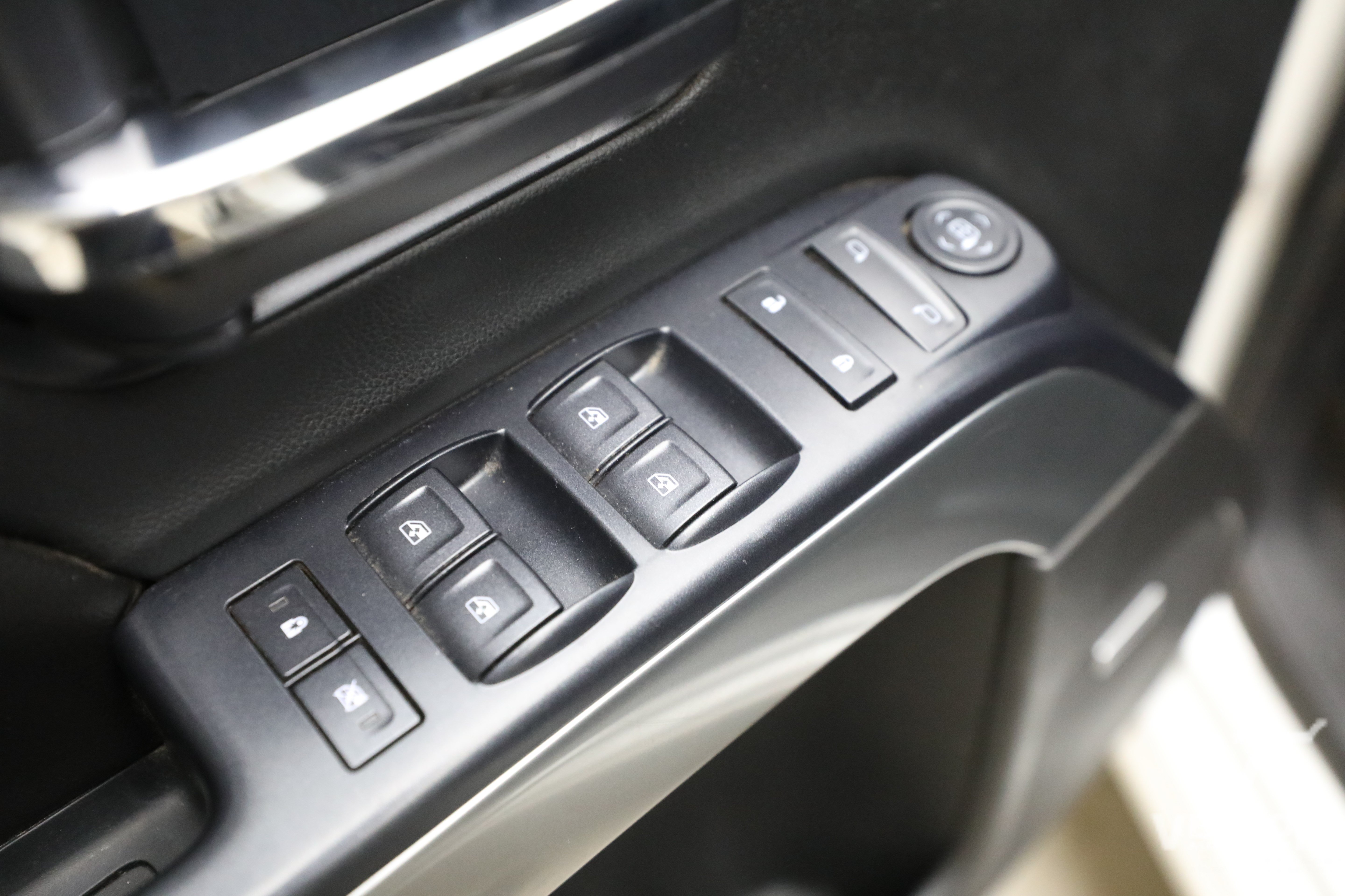 Used 2015 Chevrolet Silverado 1500 LT RWD image 17