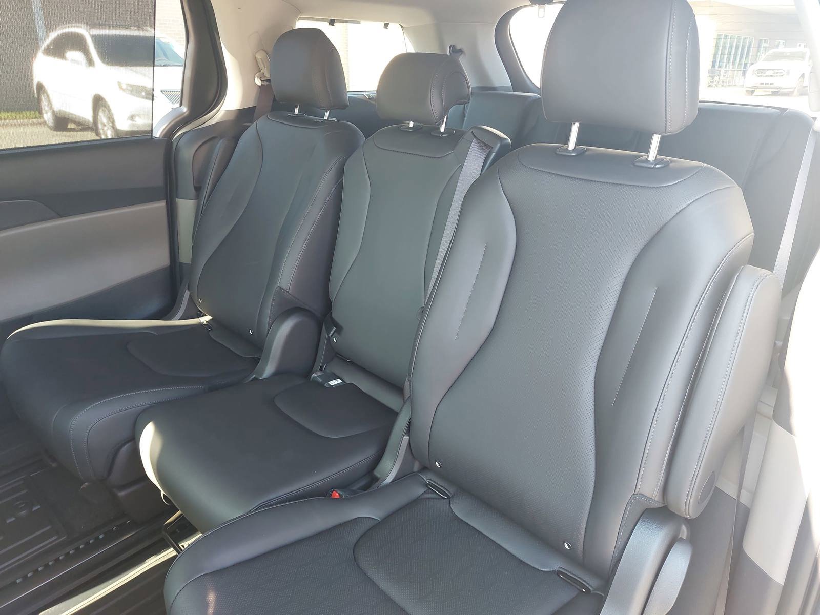 New 2026 Kia Carnival SX FWD image 15