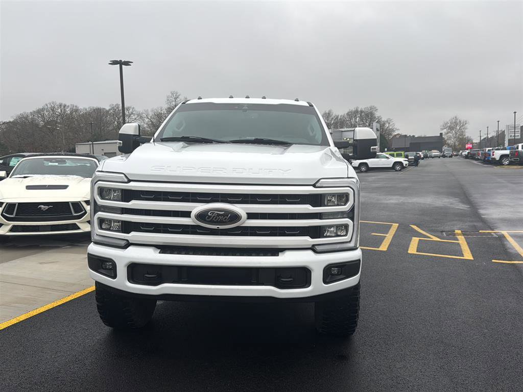 Used 2023 Ford F250 XLT w/ Black Appearance Package image 4