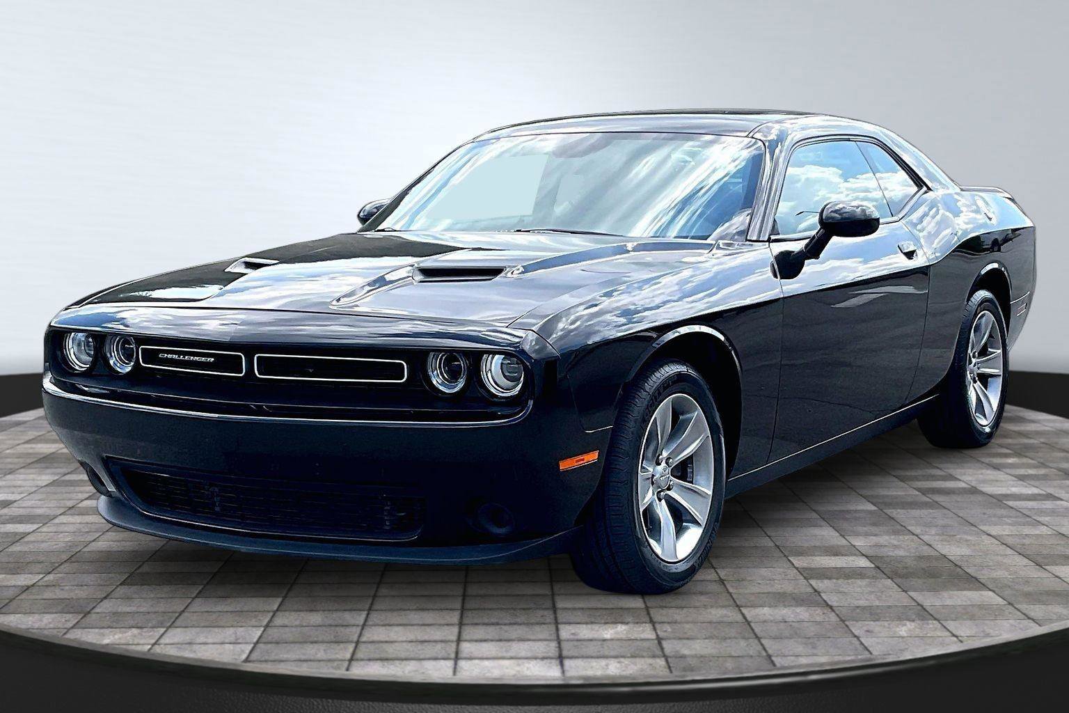 Used 2021 Dodge Challenger SXT RWD image 12