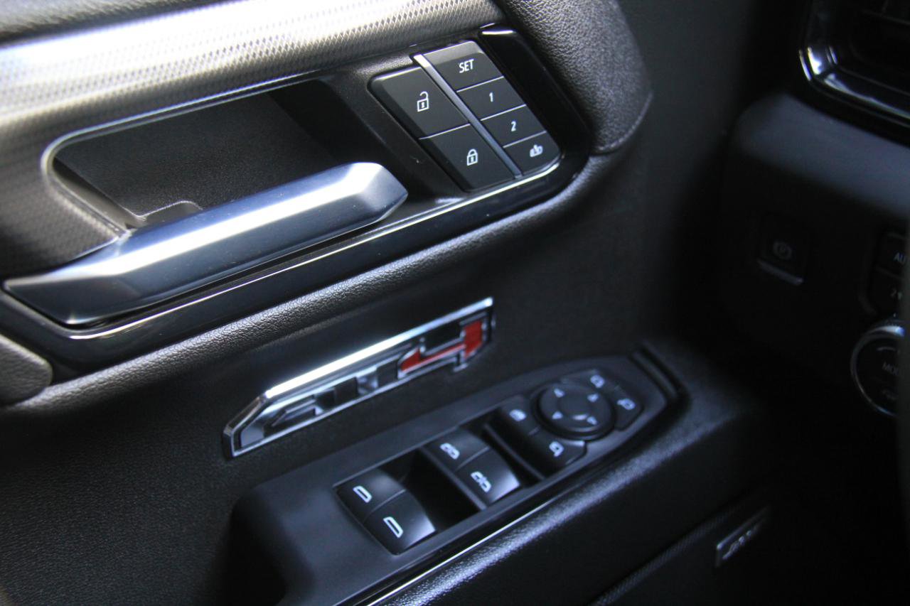 Used 2024 GMC Sierra 1500 AT4 w/ Technology Package image 18