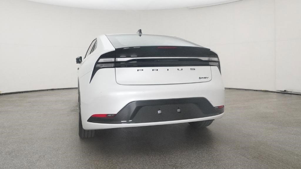 New 2026 Toyota Prius Plug-In Hybrid FWD image 15
