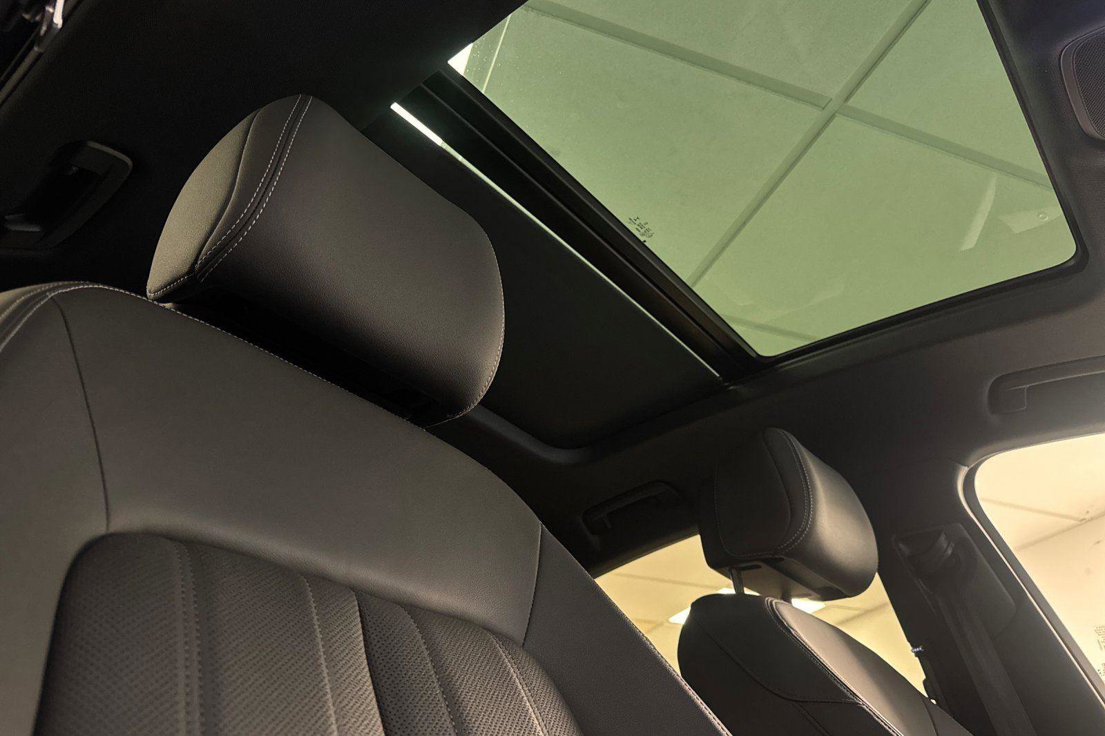 Certified 2023 Audi e-tron Premium Plus w/ Premium Plus Package image 17