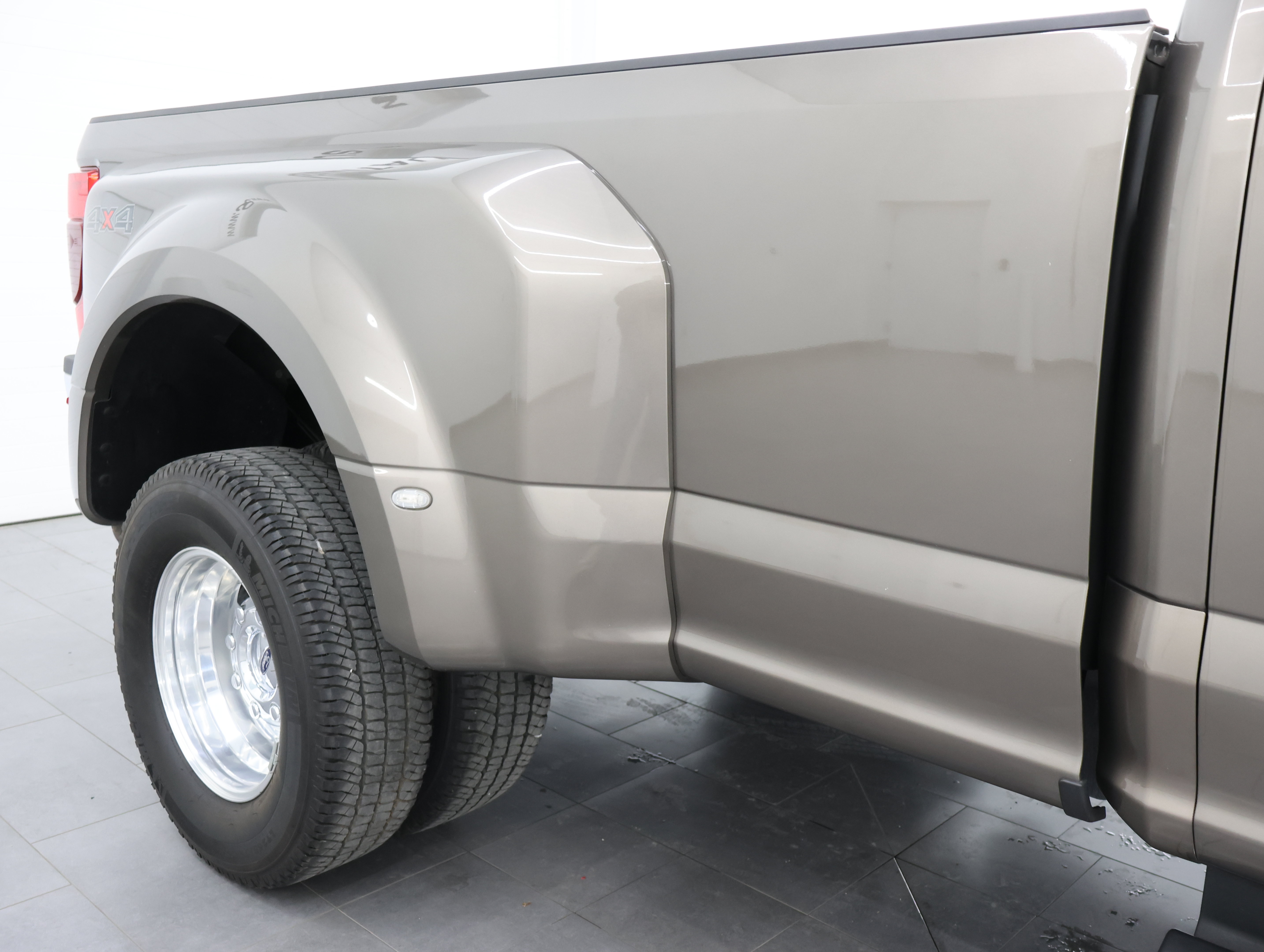 Used 2022 Ford F350 Lariat w/ Lariat Ultimate Package AWD/4WD image 26