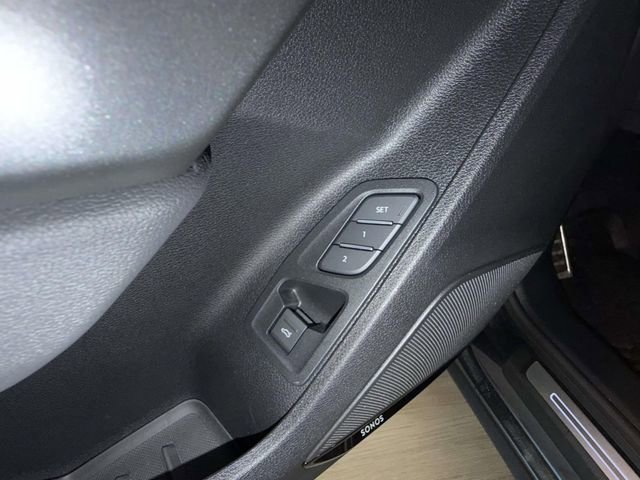 Certified 2025 Audi Q3 2.0T Premium Plus w/ Premium Plus Package image 17