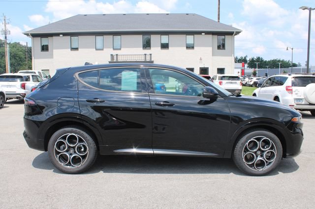 Used 2025 Alfa Romeo Tonale AWD/4WD image 6