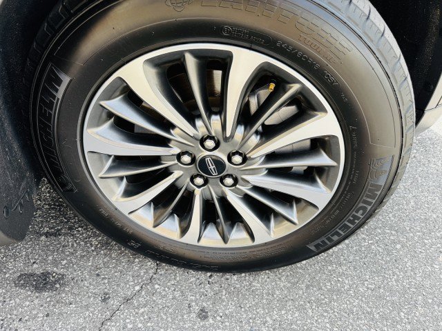 Used 2022 Lincoln Nautilus FWD w/ Premium Package image 23